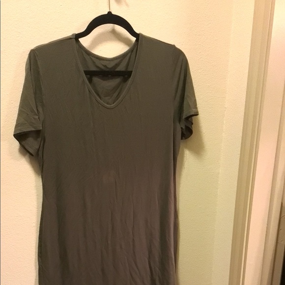 Army green T-shirt dress - Picture 1 of 3